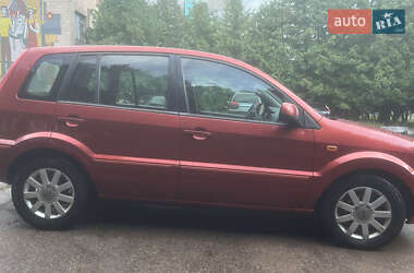 Хэтчбек Ford Fusion 2011 в 