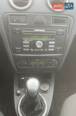 Хэтчбек Ford Fusion 2011 в 