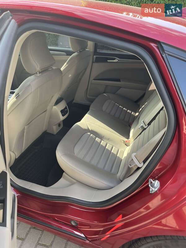 Седан Ford Fusion 2019 в Рівному