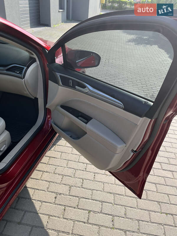 Седан Ford Fusion 2019 в Рівному