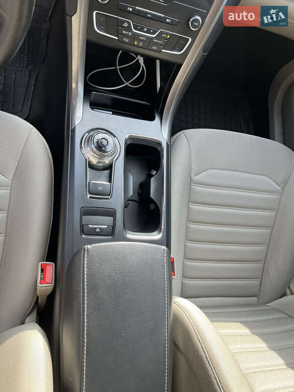 Седан Ford Fusion 2019 в Рівному