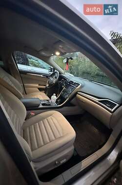 Седан Ford Fusion 2017 в 