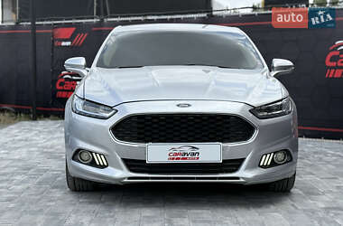Седан Ford Fusion 2016 в 