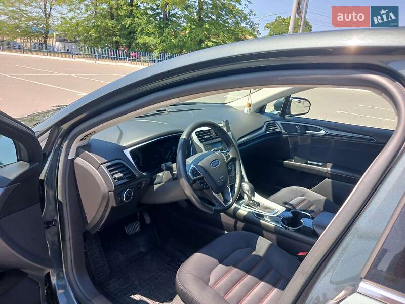 Седан Ford Fusion 2014 в Одесі
