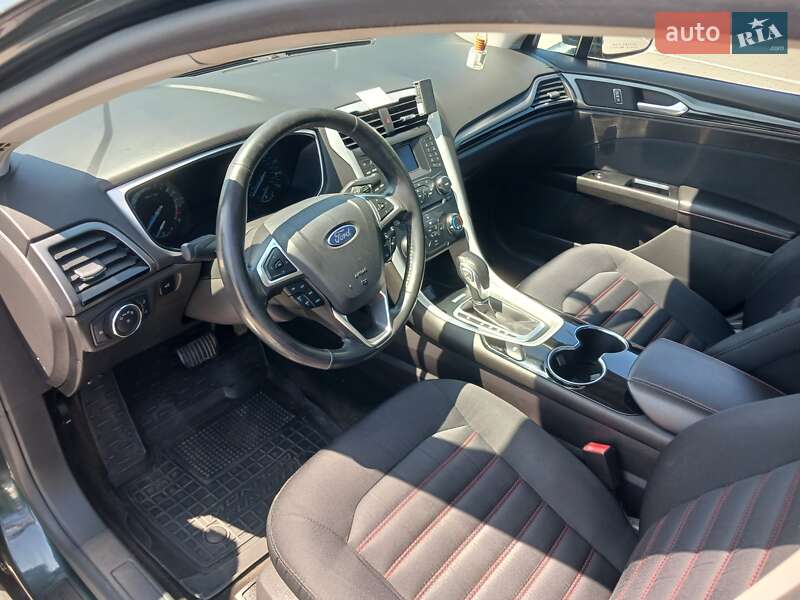 Седан Ford Fusion 2014 в Одесі