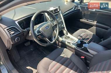 Седан Ford Fusion 2014 в 