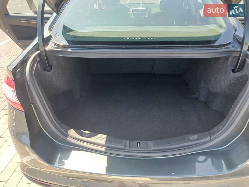 Седан Ford Fusion 2014 в Одесі
