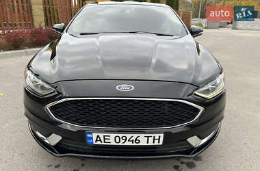 Седан Ford Fusion 2017 в 