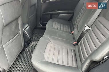 Седан Ford Fusion 2017 в 