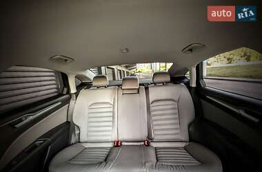 Седан Ford Fusion 2015 в 