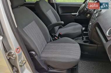 Хэтчбек Ford Fusion 2008 в 