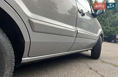 Хэтчбек Ford Fusion 2011 в 