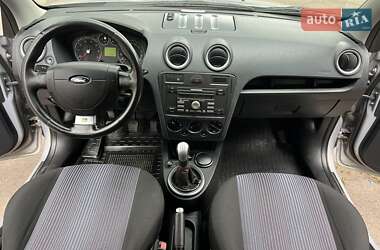 Хэтчбек Ford Fusion 2011 в 