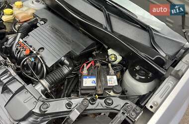 Хэтчбек Ford Fusion 2011 в 