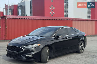 Седан Ford Fusion 2016 в 