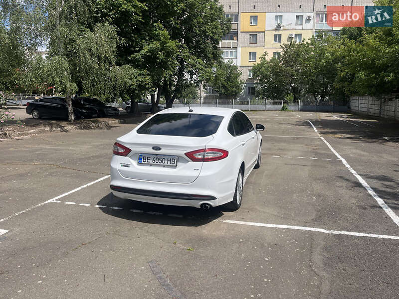 Седан Ford Fusion 2014 в Первомайську