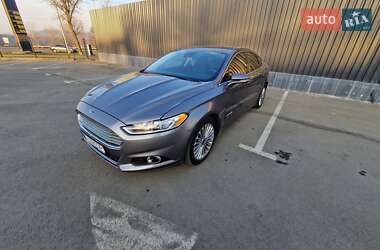 Седан Ford Fusion 2013 в 