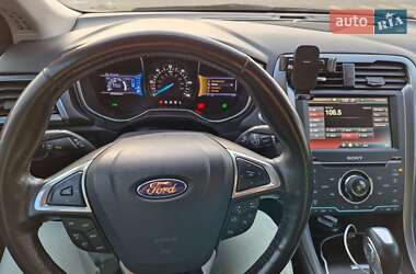 Седан Ford Fusion 2013 в 