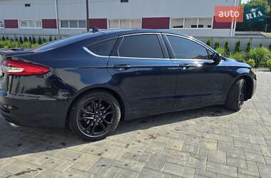 Седан Ford Fusion 2020 в 