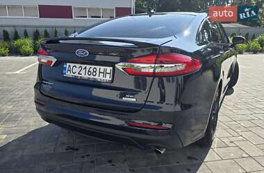 Седан Ford Fusion 2020 в 