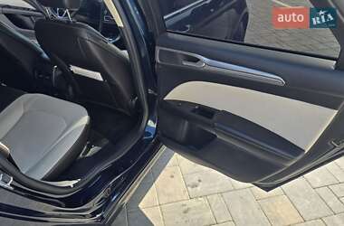 Седан Ford Fusion 2020 в 