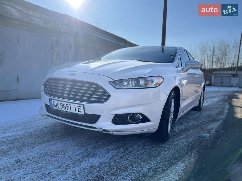 Седан Ford Fusion 2013 в Рівному
