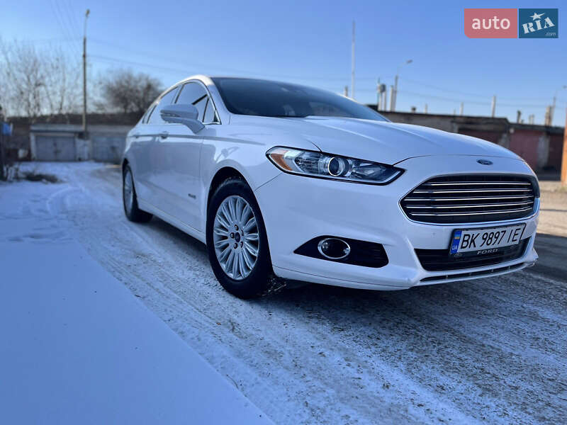Седан Ford Fusion 2013 в Рівному