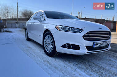Седан Ford Fusion 2013 в 