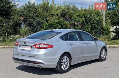 Седан Ford Fusion 2015 в 