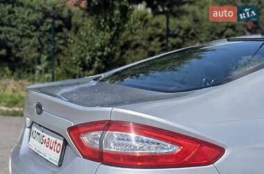 Седан Ford Fusion 2015 в 