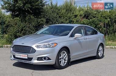 Седан Ford Fusion 2015 в 