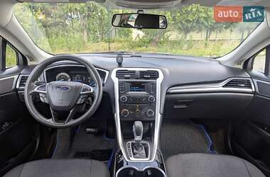 Седан Ford Fusion 2015 в 