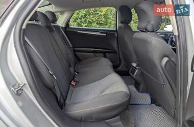 Седан Ford Fusion 2015 в 
