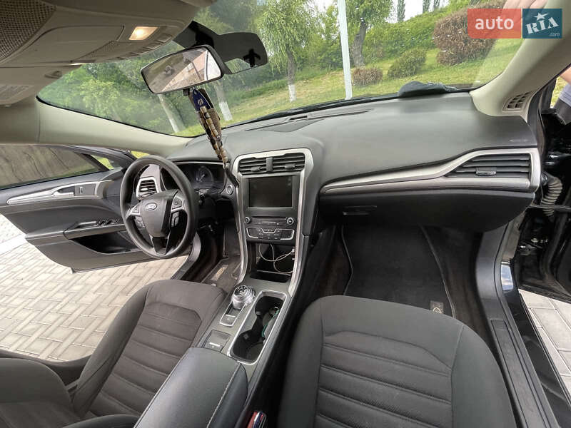 Седан Ford Fusion 2017 в Черновцах