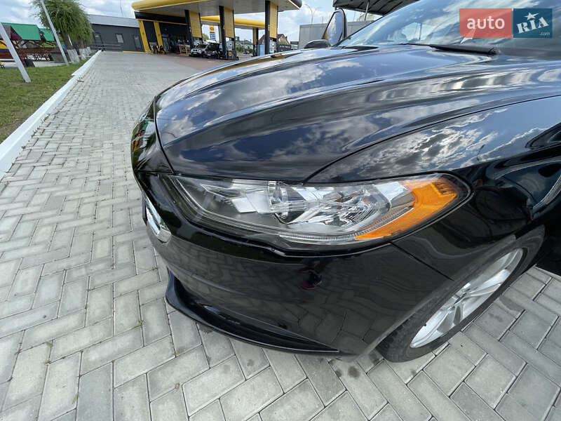Седан Ford Fusion 2017 в Черновцах