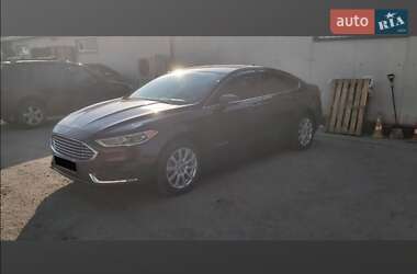Седан Ford Fusion 2019 в 