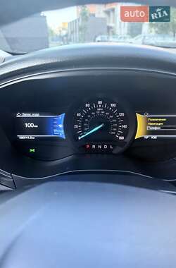 Седан Ford Fusion 2017 в 