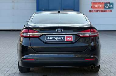 Седан Ford Fusion 2017 в 