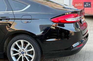 Седан Ford Fusion 2017 в 