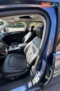 Седан Ford Fusion 2018 в 
