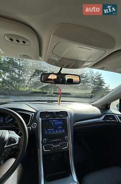 Седан Ford Fusion 2018 в 