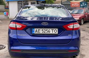 Седан Ford Fusion 2015 в 