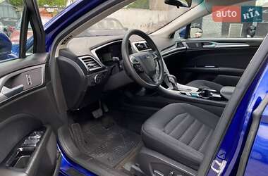 Седан Ford Fusion 2015 в 
