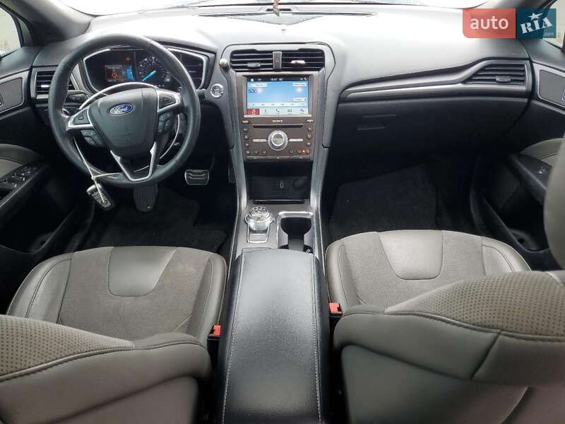 Седан Ford Fusion 2018 в Львове