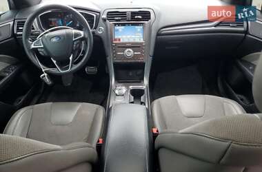 Седан Ford Fusion 2018 в 