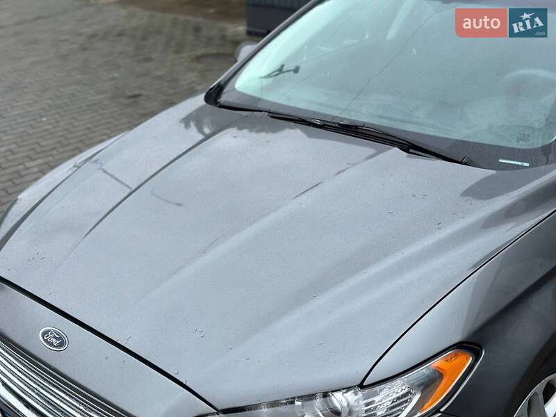 Седан Ford Fusion 2013 в Стрию