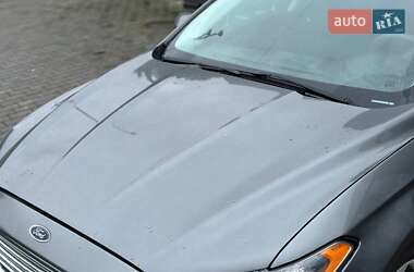 Седан Ford Fusion 2013 в 