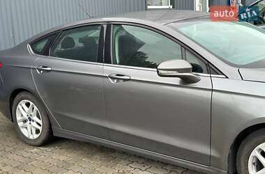 Седан Ford Fusion 2013 в 