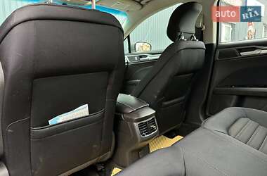 Седан Ford Fusion 2013 в 