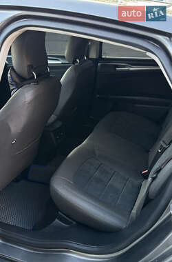 Седан Ford Fusion 2013 в 